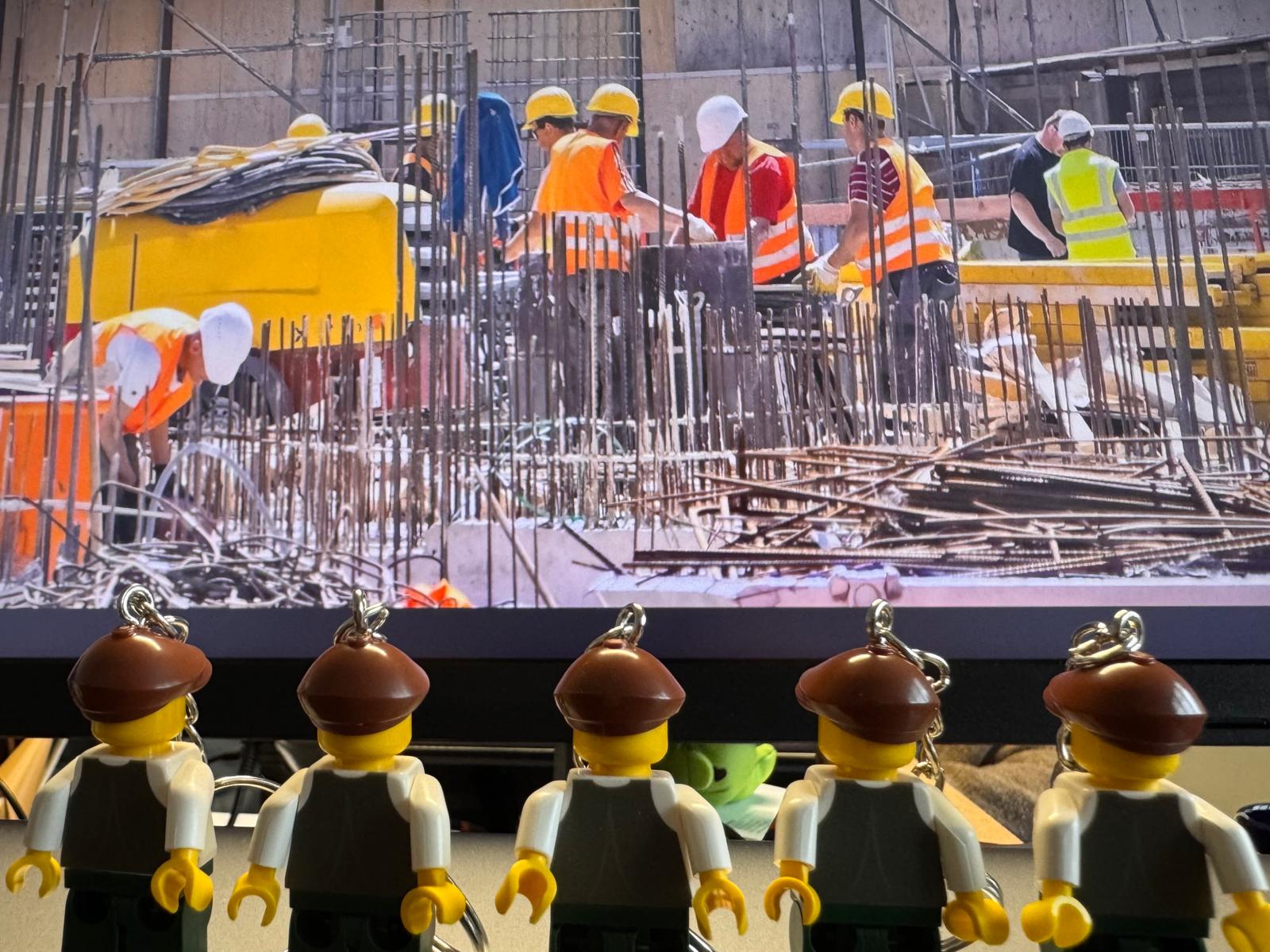 umarell-LEGO-SerCom-MyEgo-per-Dominioni-